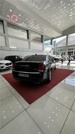 کرایسلەر 300